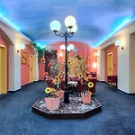 Tristar Hotel 4*