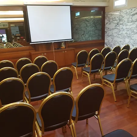 호텔 Tristar 4*